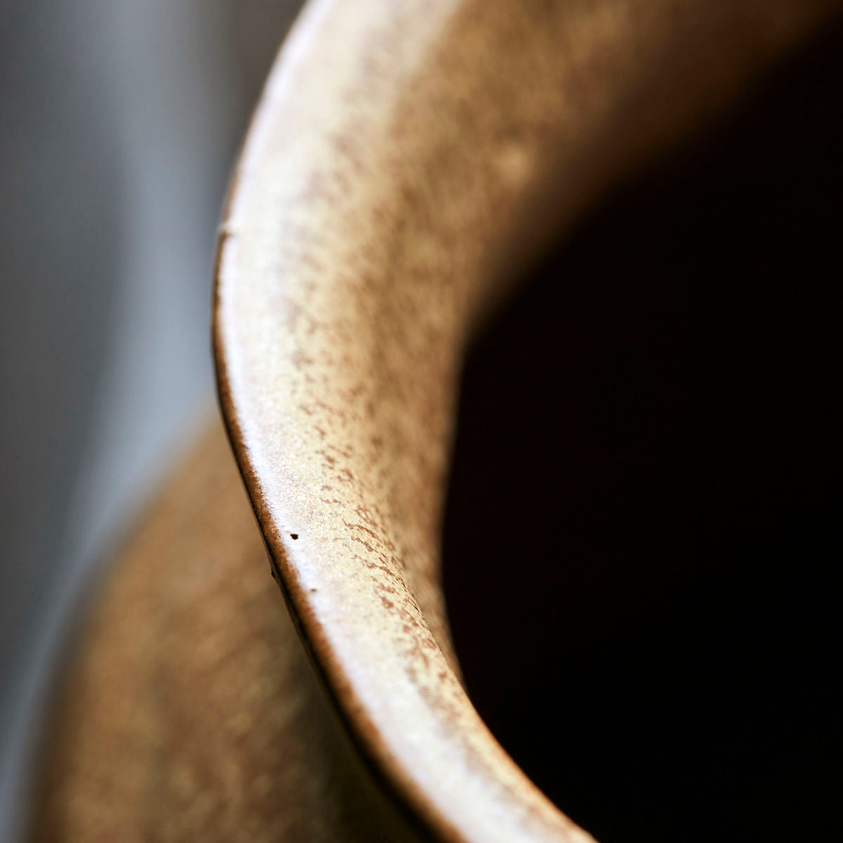 House Doctor Juno Vase – Camel